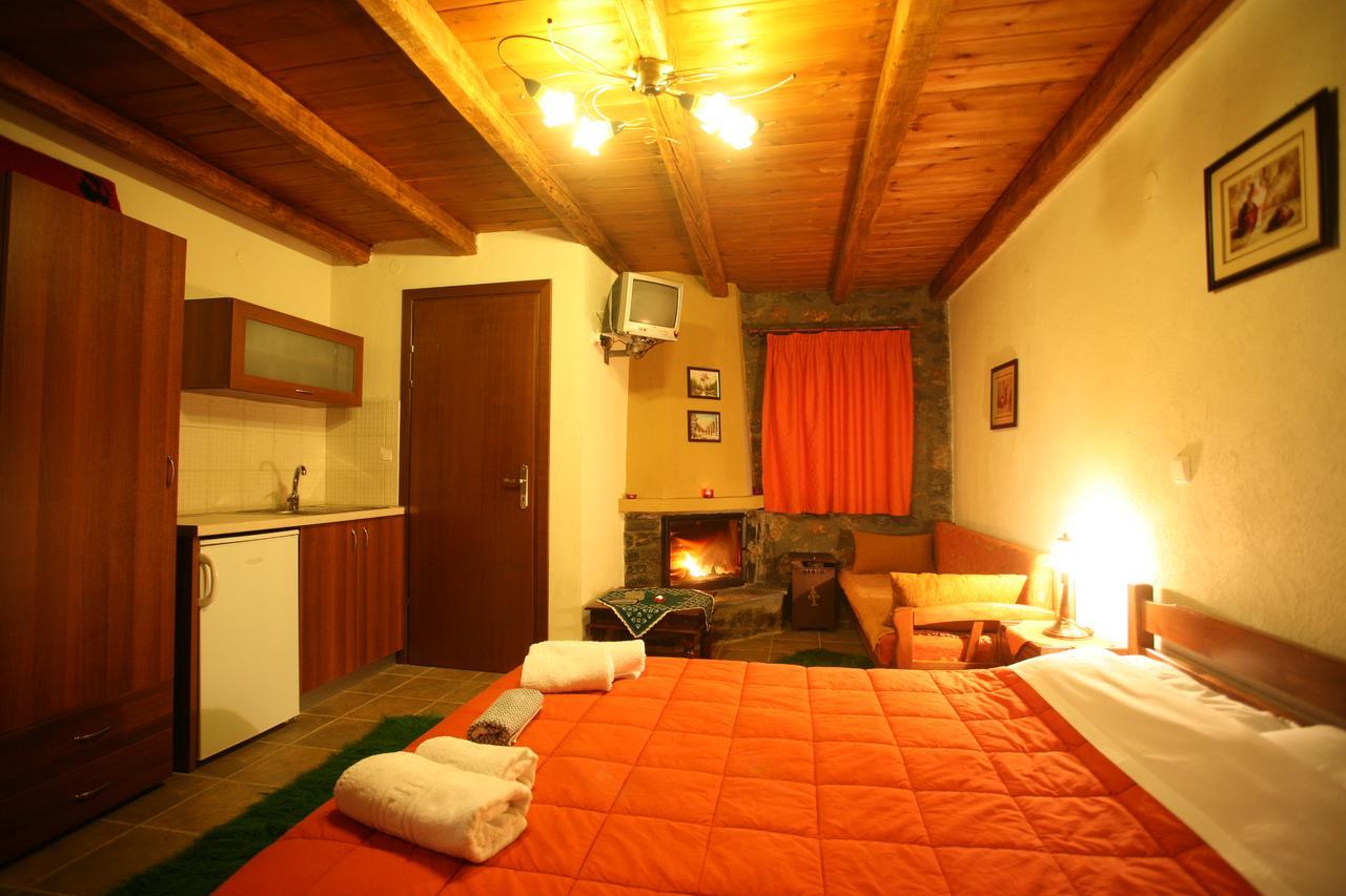 Eleni'S Guesthouse Agios Athanasios  Bagian luar foto