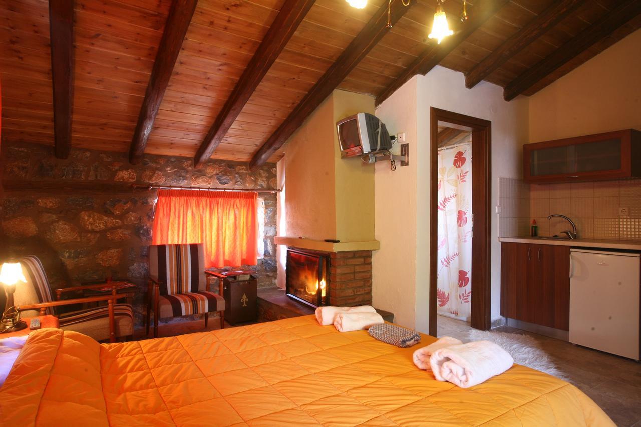 Eleni'S Guesthouse Agios Athanasios  Bagian luar foto